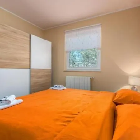 شقة Mit Terrasse By Interhome Novigrad Istria